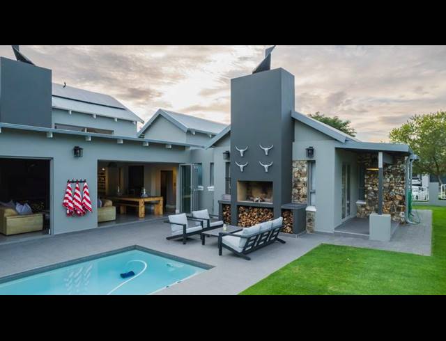 3 BEDROOM HOUSE FOR SALE IN COPPERLEAF ESTATE